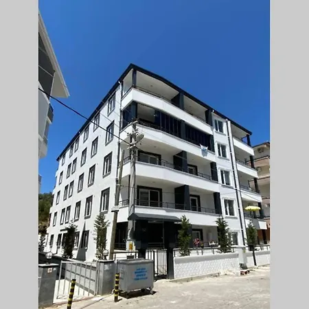 Sarimsakli Merkezde Denize 100Mt Pansiyon Apartment