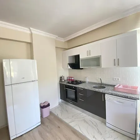 SARIMSAKLI MERKEZDE DENİZE 100Mt PANSİYON *